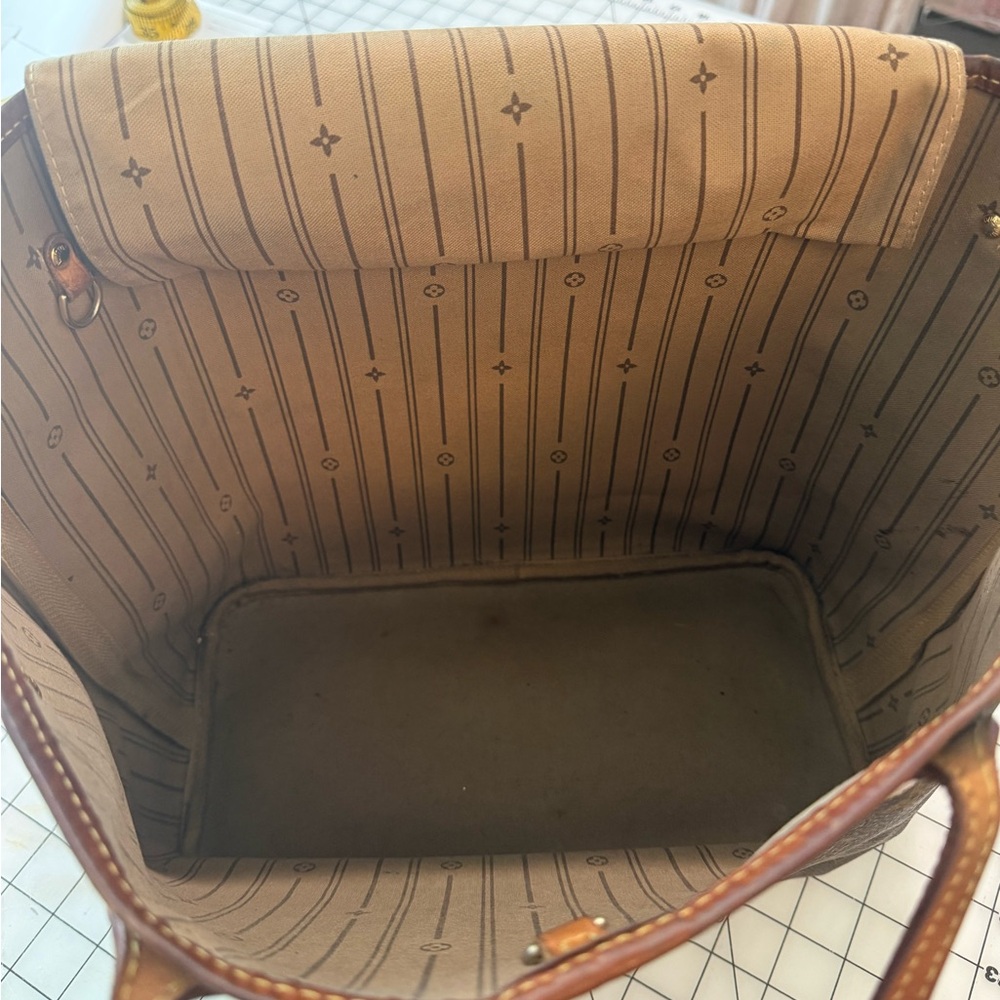 Louis Vuitton Classic Brown Monogram Tote - Picture 6 of 15